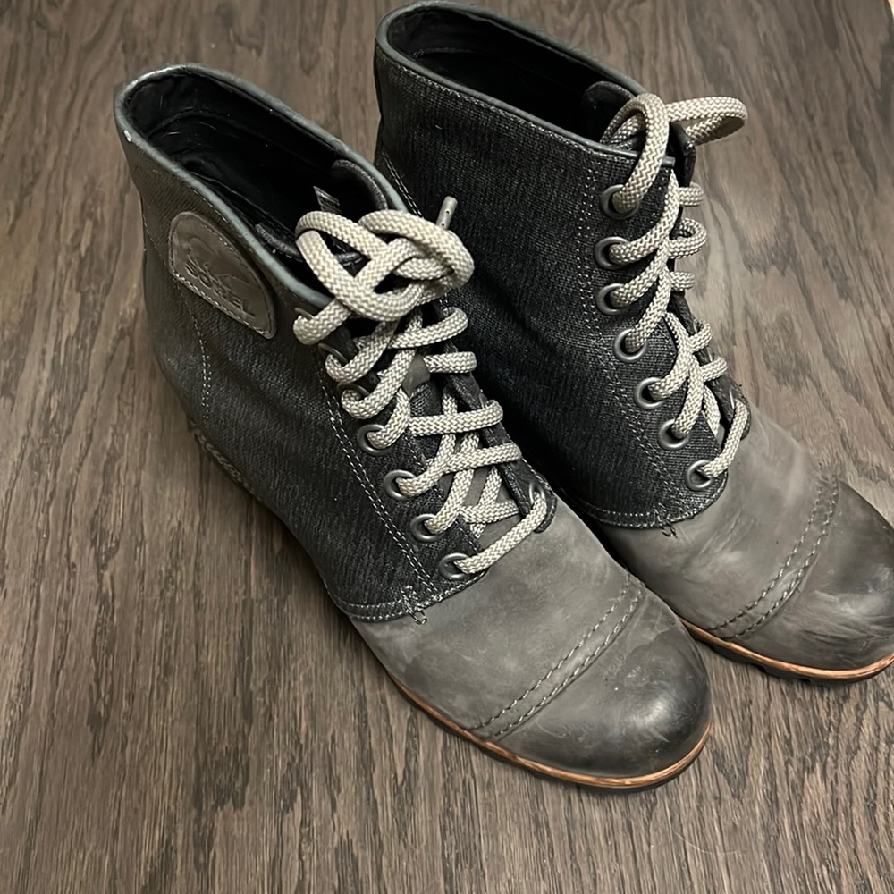 NWT Sorel PDX Wedge Bootie, Gray, Size 9.5